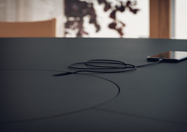 colossus, tavolo massproductions