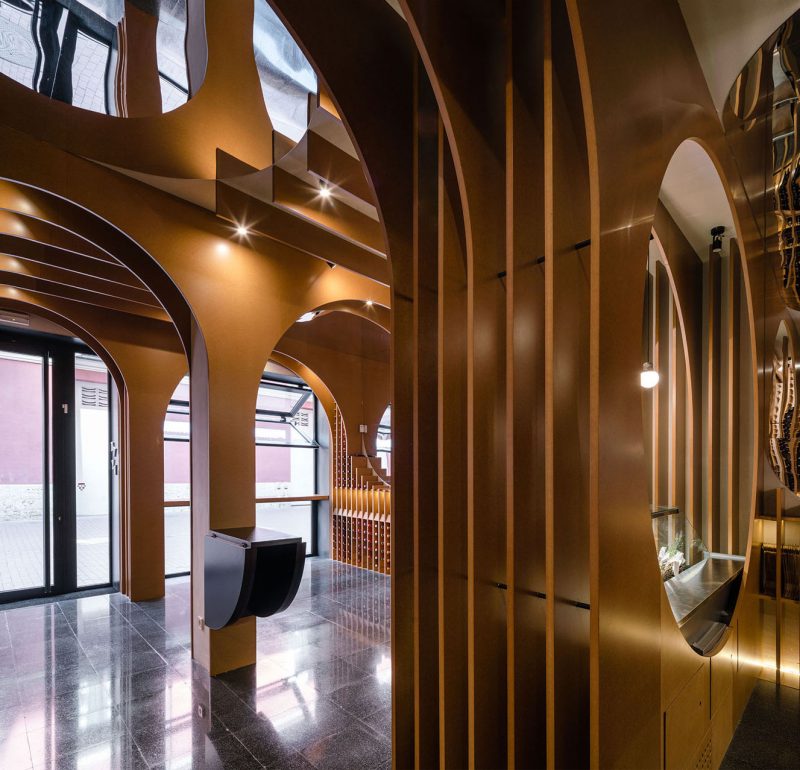 Un'enoteca di design ispirata alle botti del vino | DESIGN STREET