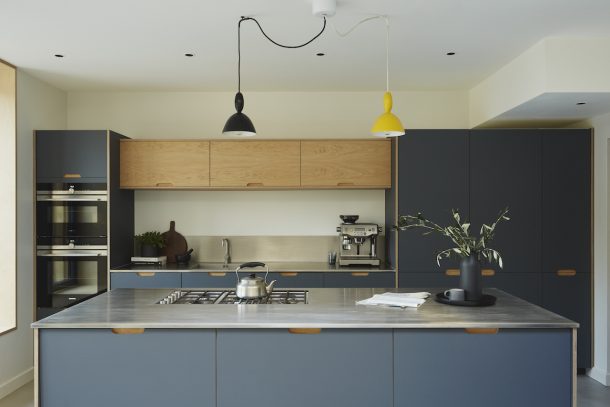 Lo studio HØLTE crea ante personalizzate per le cucine IKEA