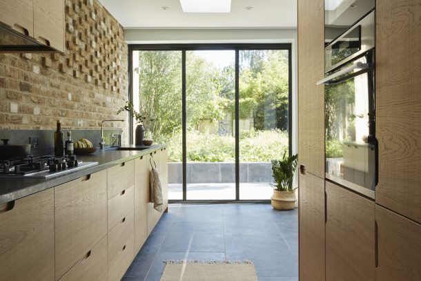 Lo studio HØLTE crea ante personalizzate per le cucine IKEA