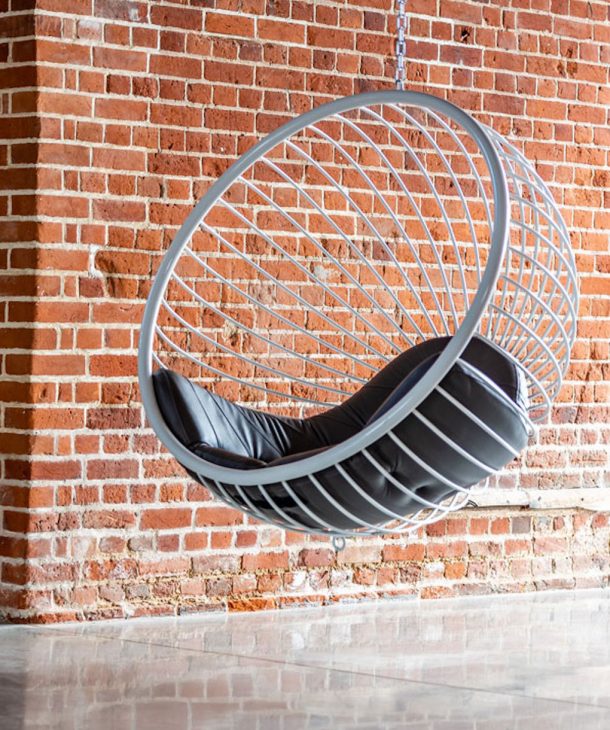 La bubble chair di Ben Rousseau