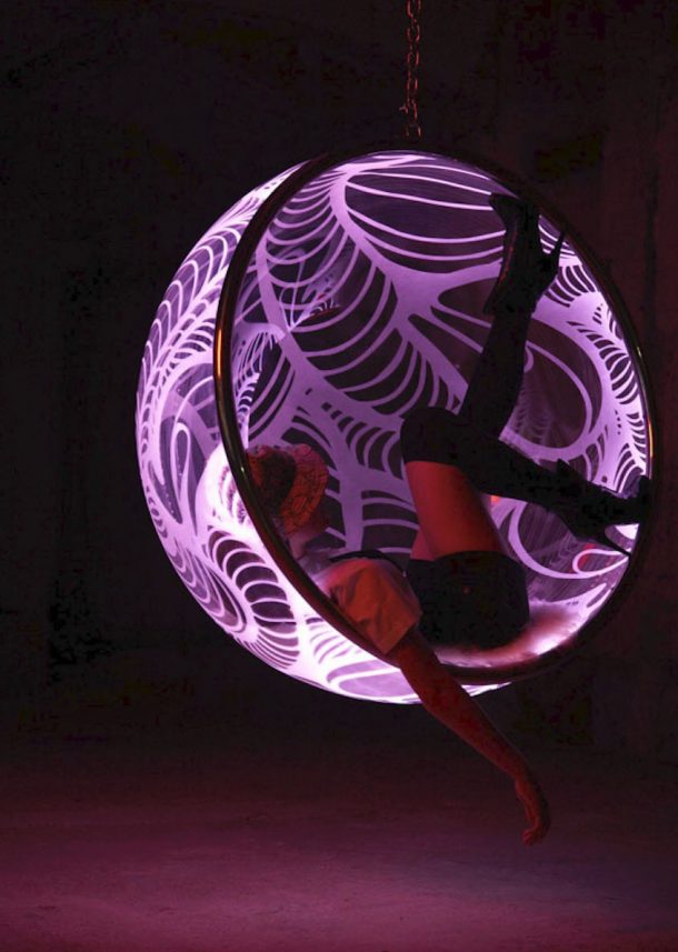 La bubble chair di Ben Rousseau