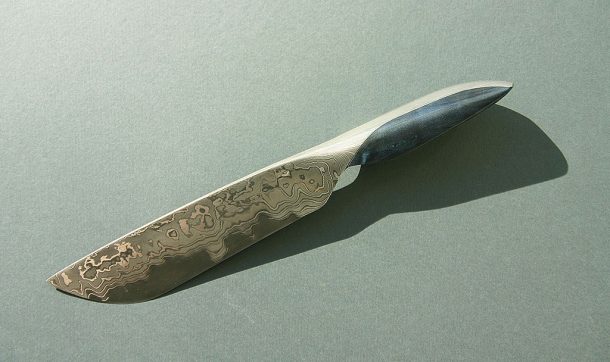 Il coltello da sashimi Infinit.oo in acciaio damascato