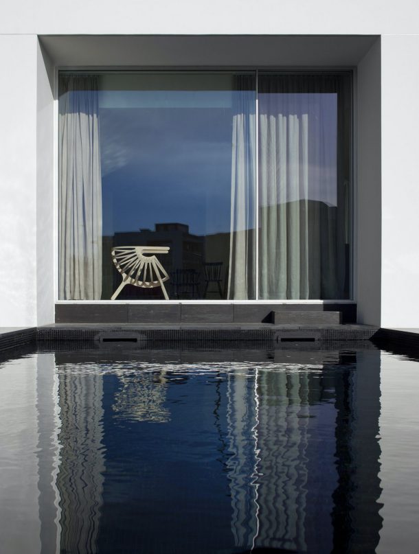 Shell lounge chair di Branca Lisboa