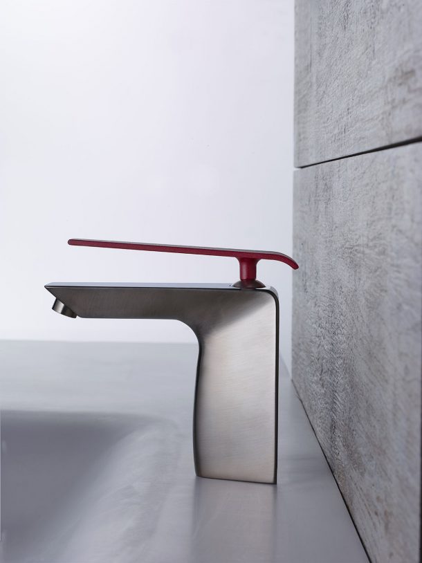 rubinetti di design in finiture metalliche