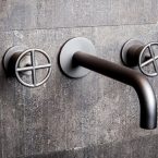 rubinetti di design in finiture metalliche