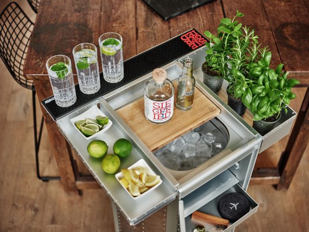 Bordbar, il trolley di bordo usato sugli aerei