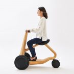 scooter di legno