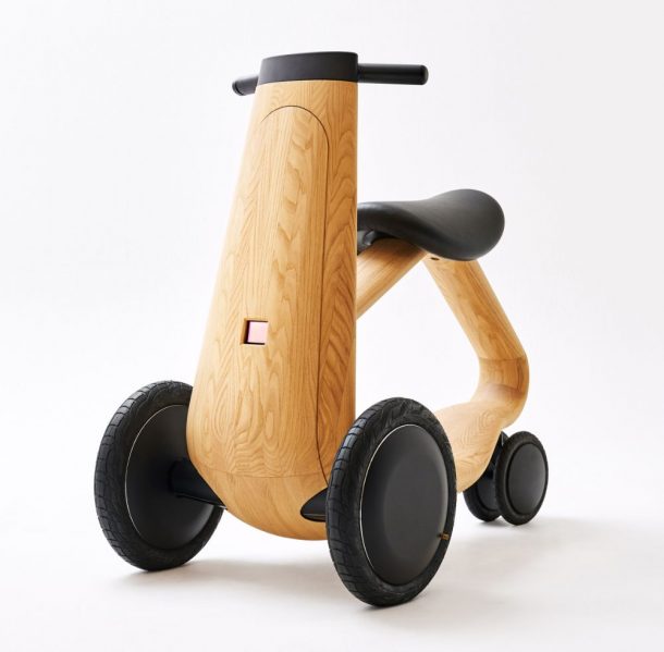 scooter di legno