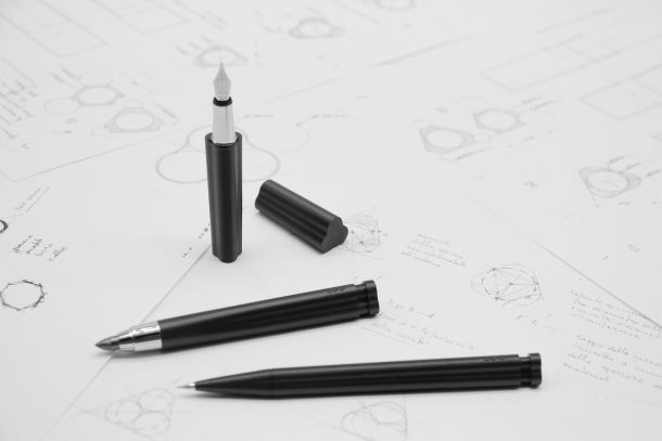 CENTO3: il set da scrittura disegnato da Achille Castiglioni e Gianfranco Cavaglià nel 2001