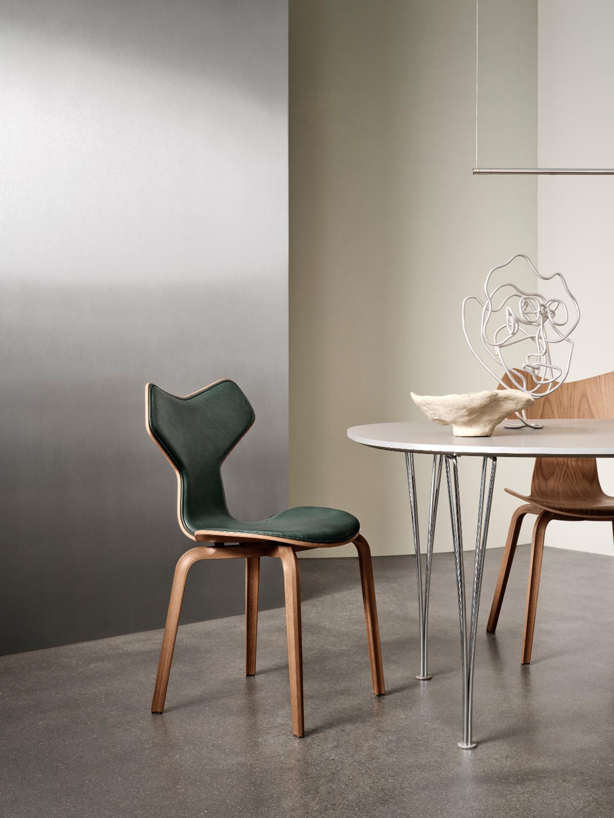 Grand Prix Chair