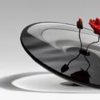 Black Hole Vase di Orrefors