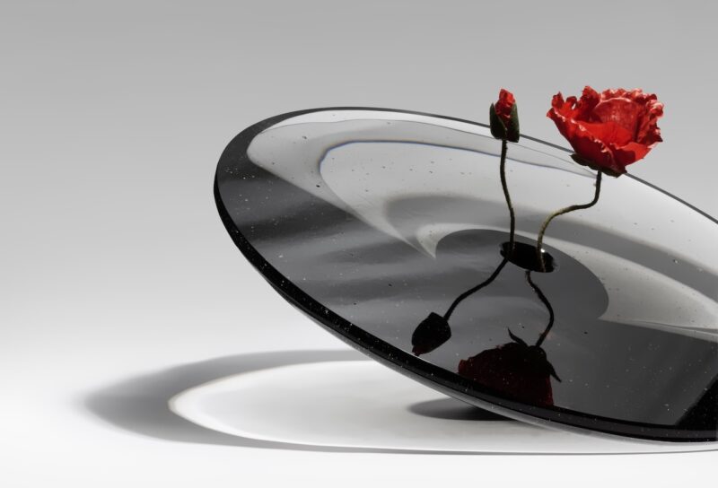 Black Hole Vase di Orrefors