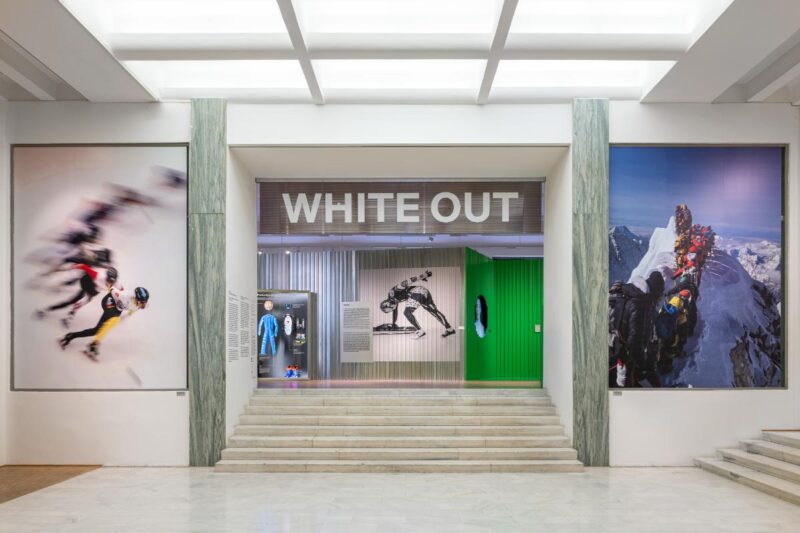 mostra White Out